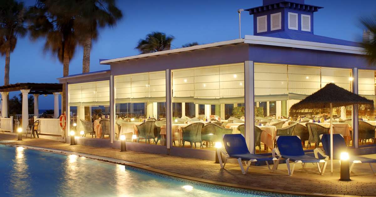 Een foto van het zwembad bij Mediterraneo Bay Hotel & Resort