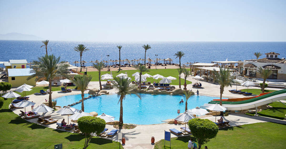 Ein Foto vom Pool im Amphoras Beach