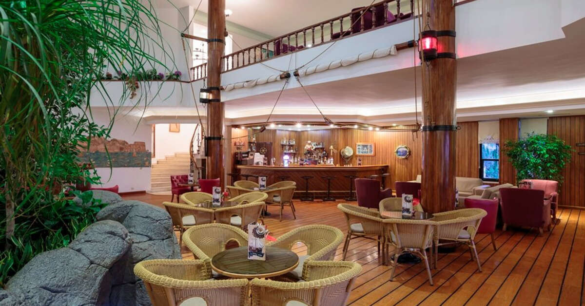 Een foto van de faciliteiten bij Pirate's Beach Club