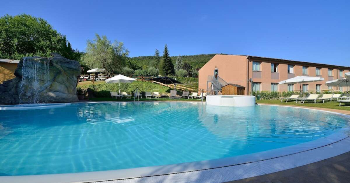Een foto van het zwembad bij Hotel La Meridiana