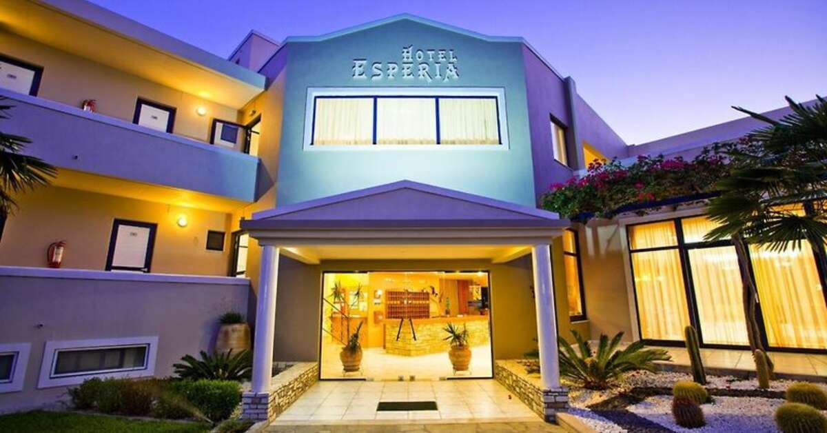 Een foto van de buitenkant van Hotel Esperia