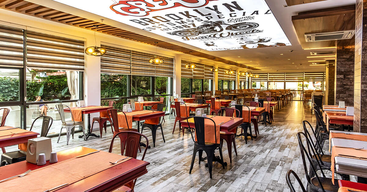 Een foto van de faciliteiten bij White City Beach Hotel