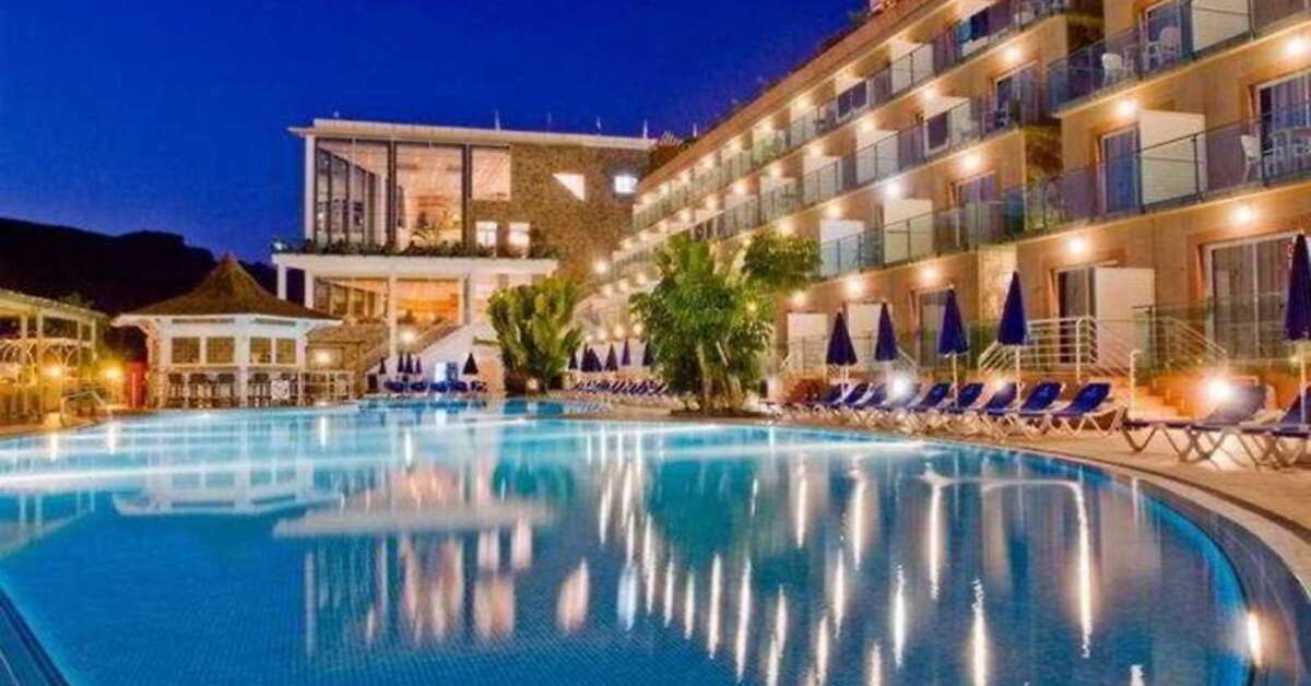 Een foto van de buitenkant van Mogan Princess & Beach Club Resort