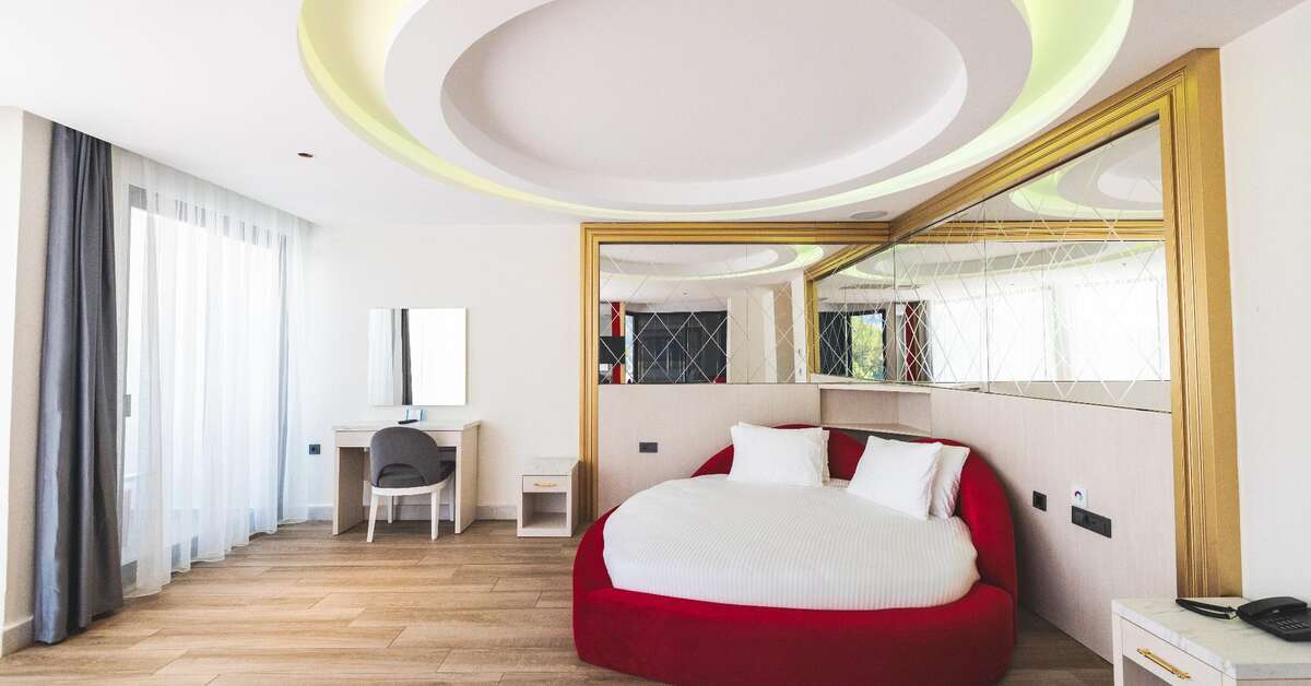 Ein Foto Granada Luxury Red