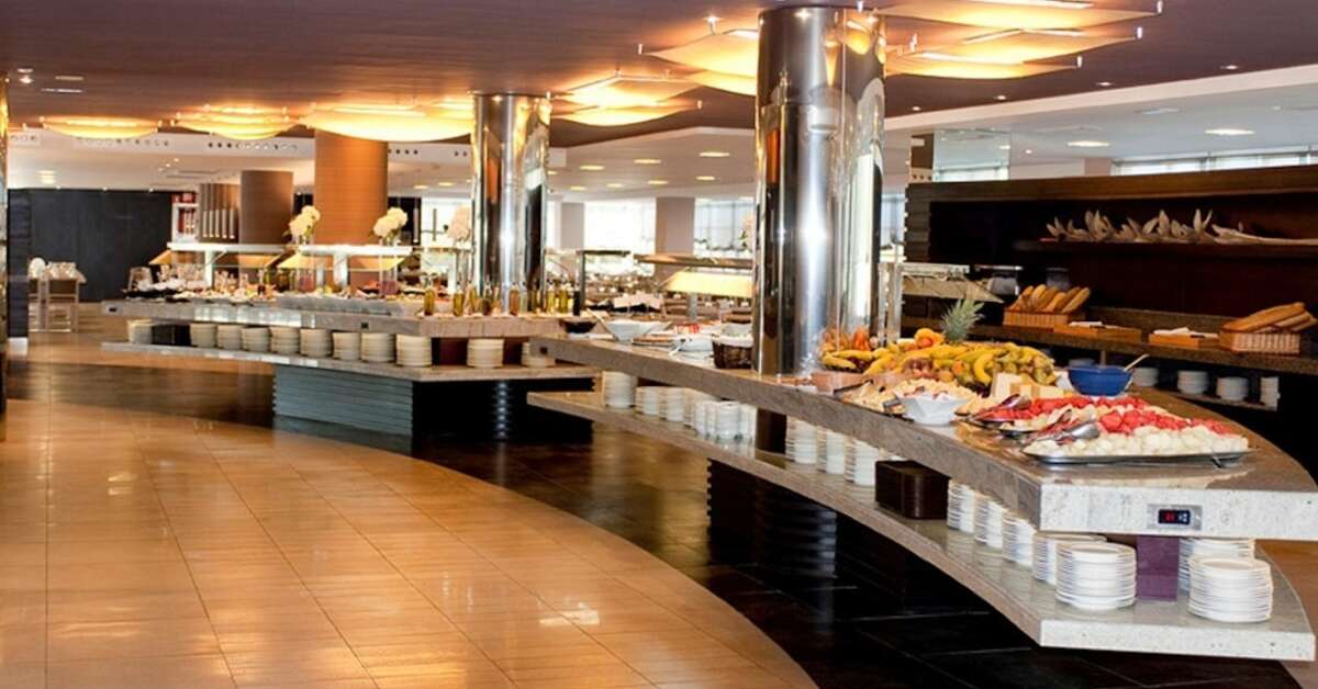 Een foto van de faciliteiten bij Beach Club Font de Sa Cala