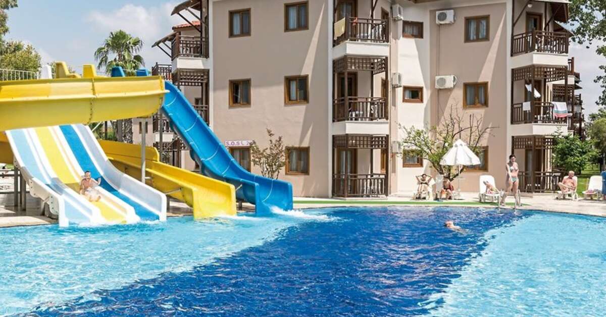 Ein Foto vom Pool im Serra Garden