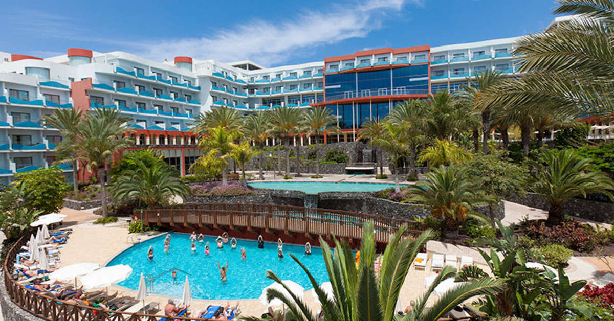Een foto van het zwembad bij R2 Pajara Beach Hotel & Spa Wellness