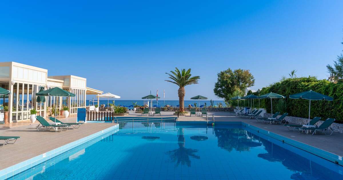 Een foto van het zwembad bij Kathrin Beach Hotel