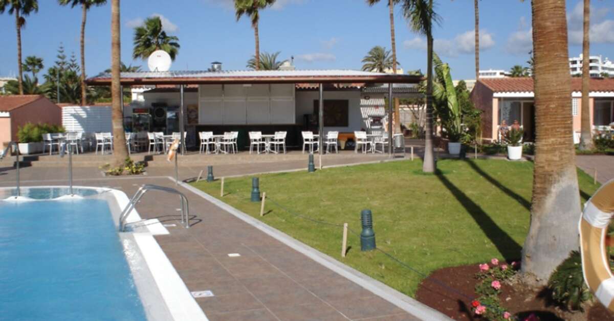 Een foto van het zwembad bij Bungalows Los Girasoles
