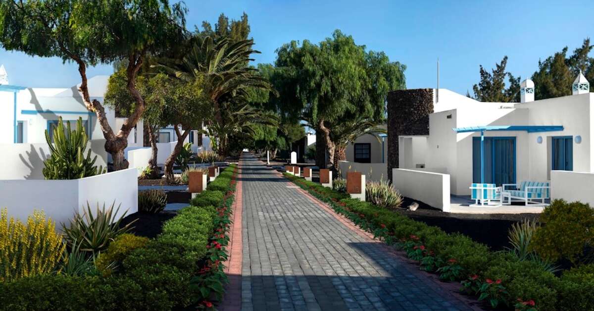 Een foto van het terras bij Elba Lanzarote Premium Suites