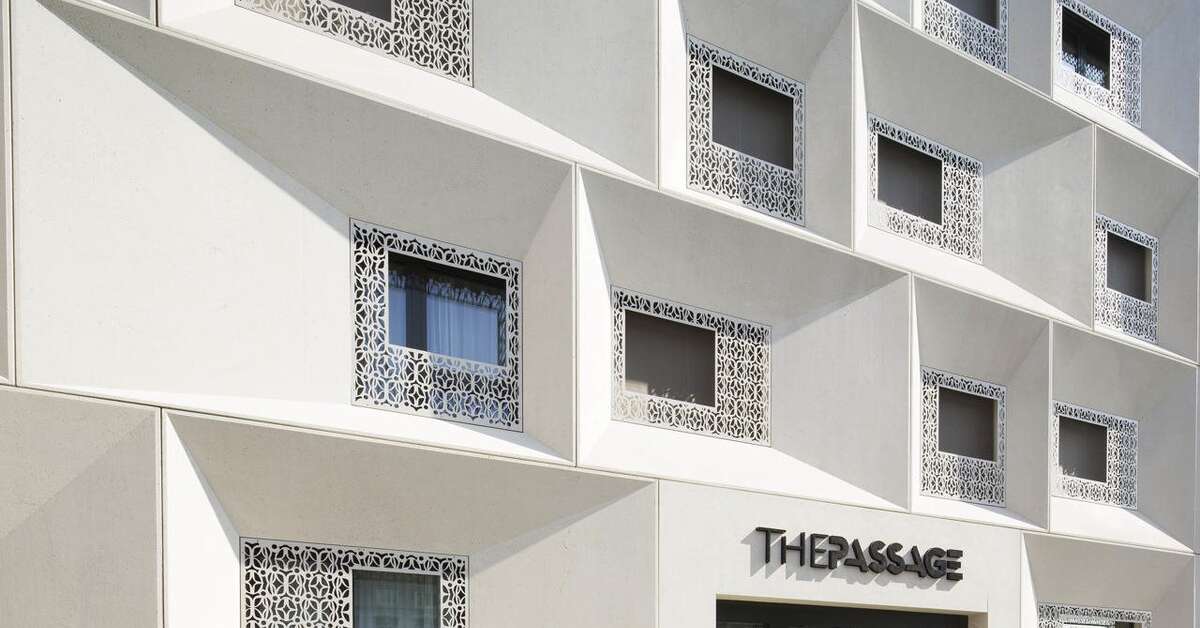 Een foto van The Passage