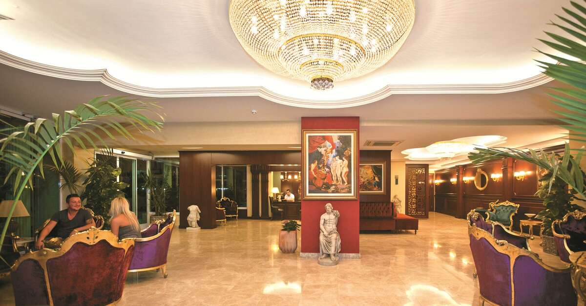 Een foto van het interieur van Antique Roman Palace Museum Hotel