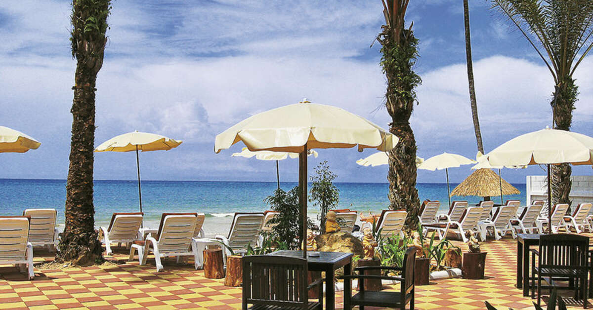 Ein Foto von der Terrasse im Sudala Beach Resort