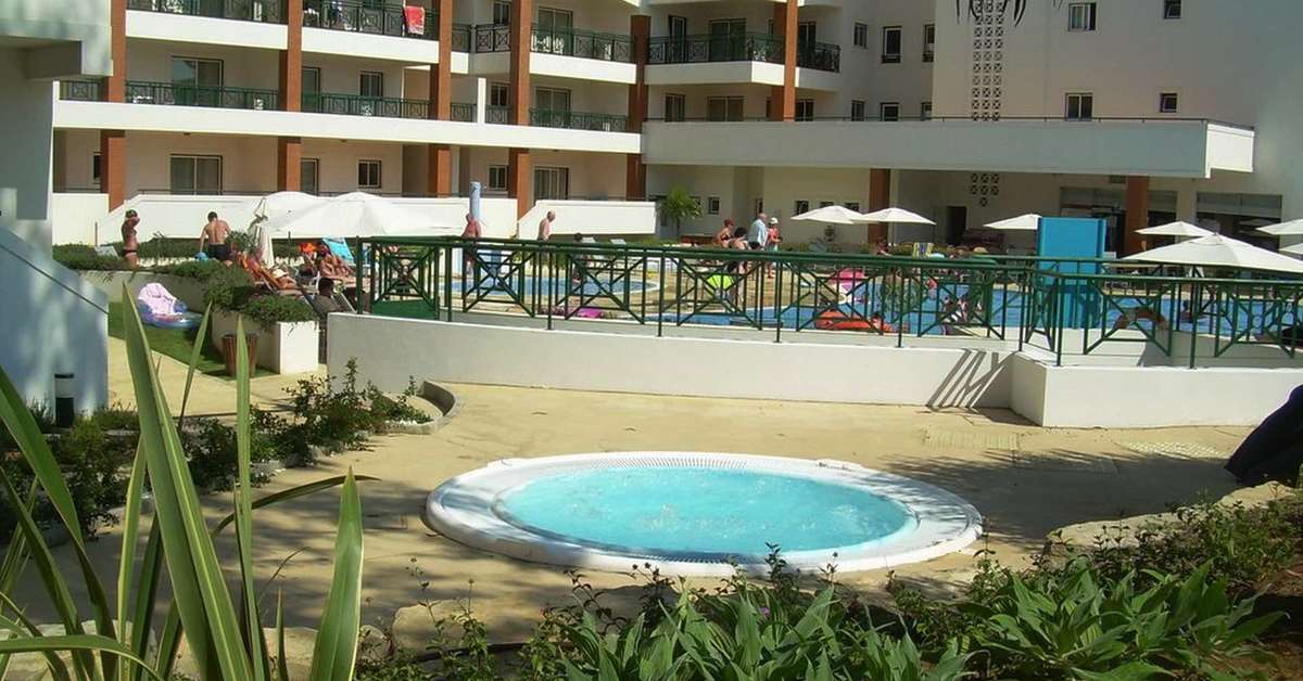 Een foto van het zwembad bij AP Victoria Sports & Beach