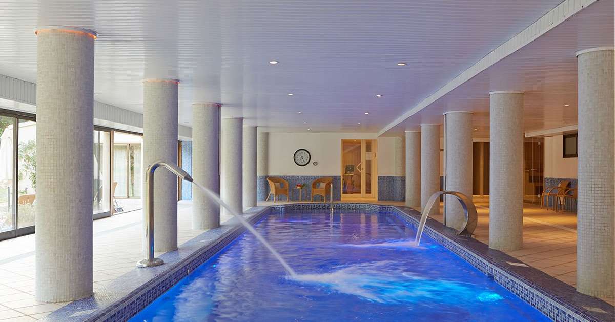 Een foto van het zwembad bij Hotel Es Port