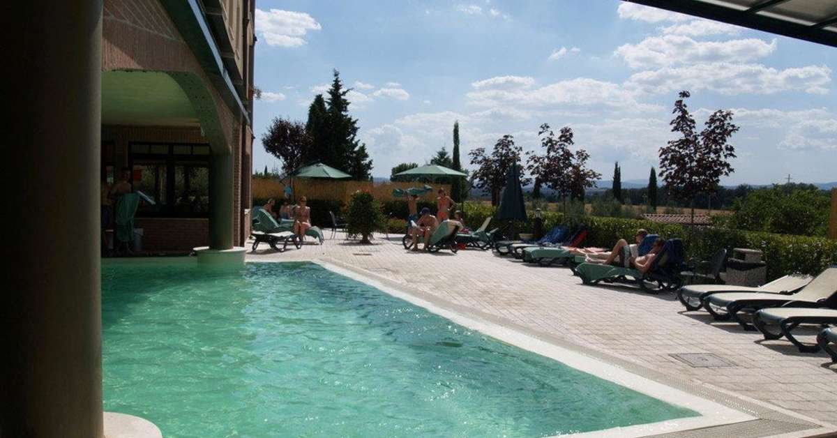Een foto van het zwembad bij Precise House Montaperti Siena
