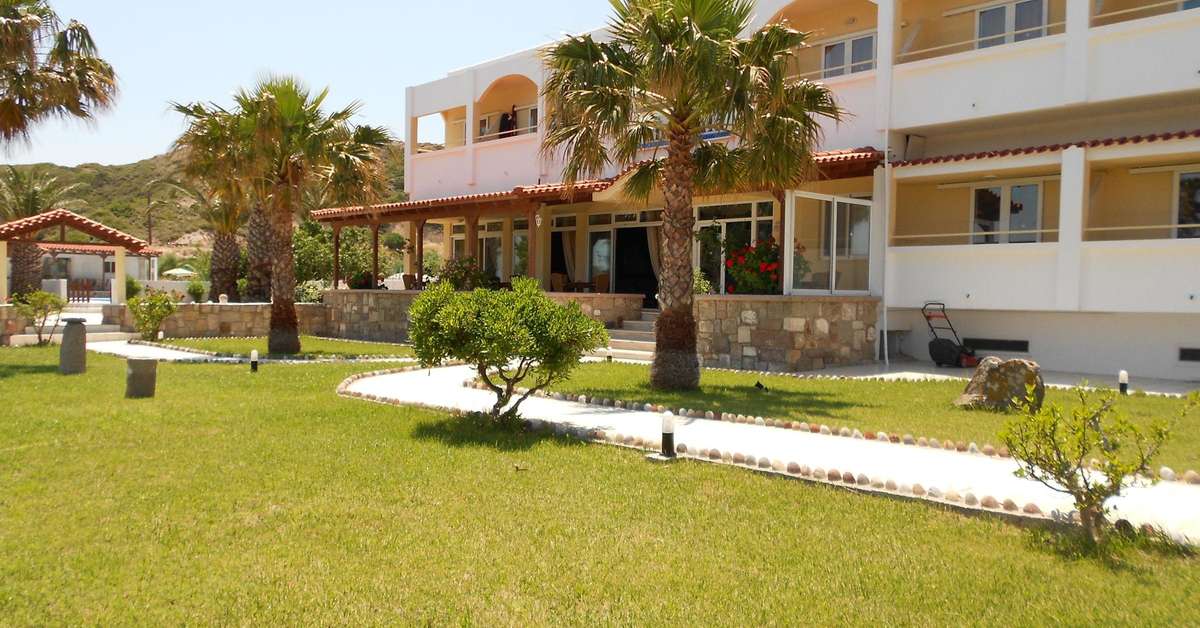 Een foto van de buitenkant van Anthoula Hotel