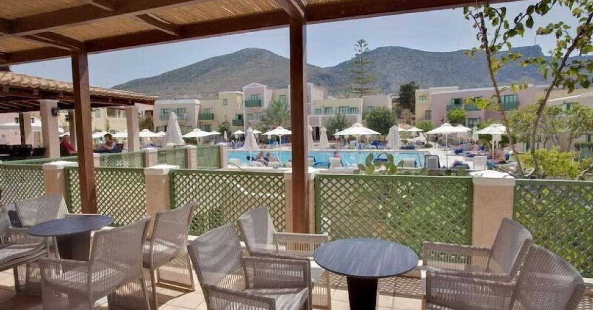 Een foto van het terras bij Silva Beach Hotel