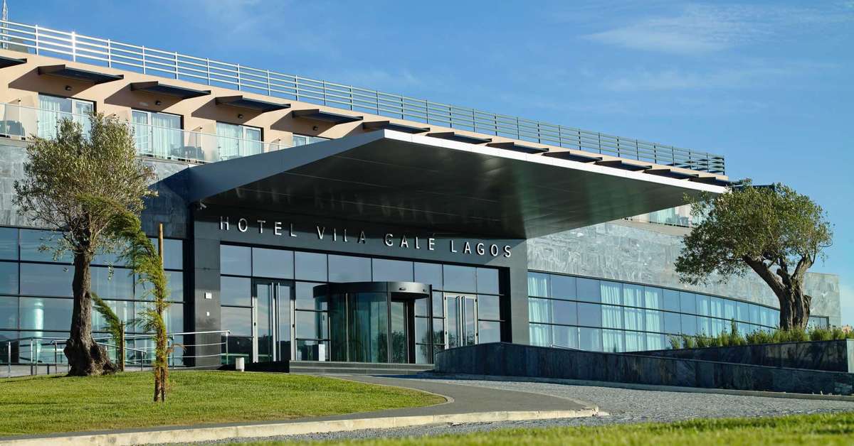 Een foto van de buitenkant van Vila Gale Lagos
