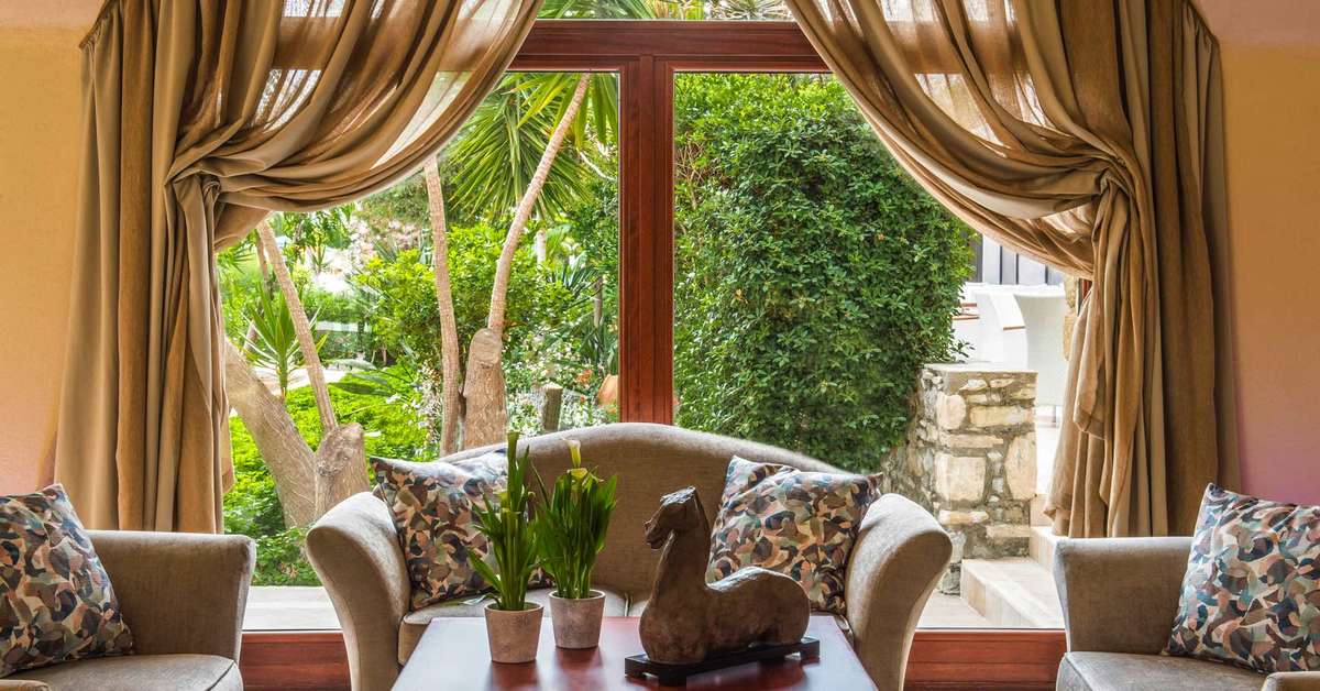 Een foto van het interieur van Mitsis Ramira Beach Hotel