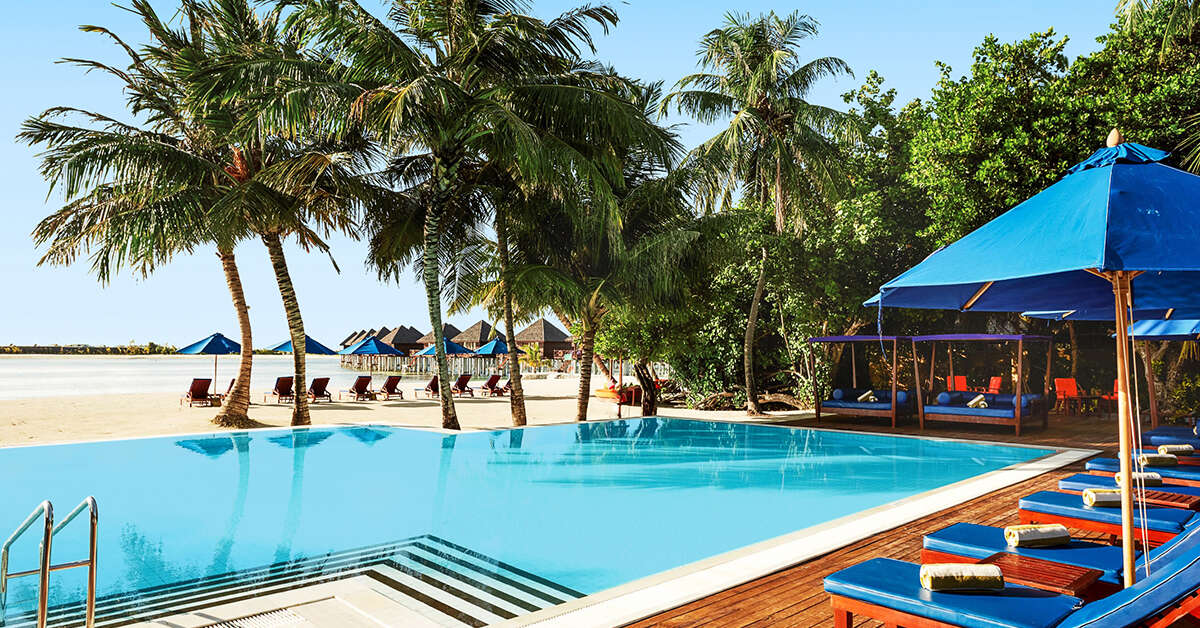 Een foto van het zwembad bij Sun Siyam Olhuveli