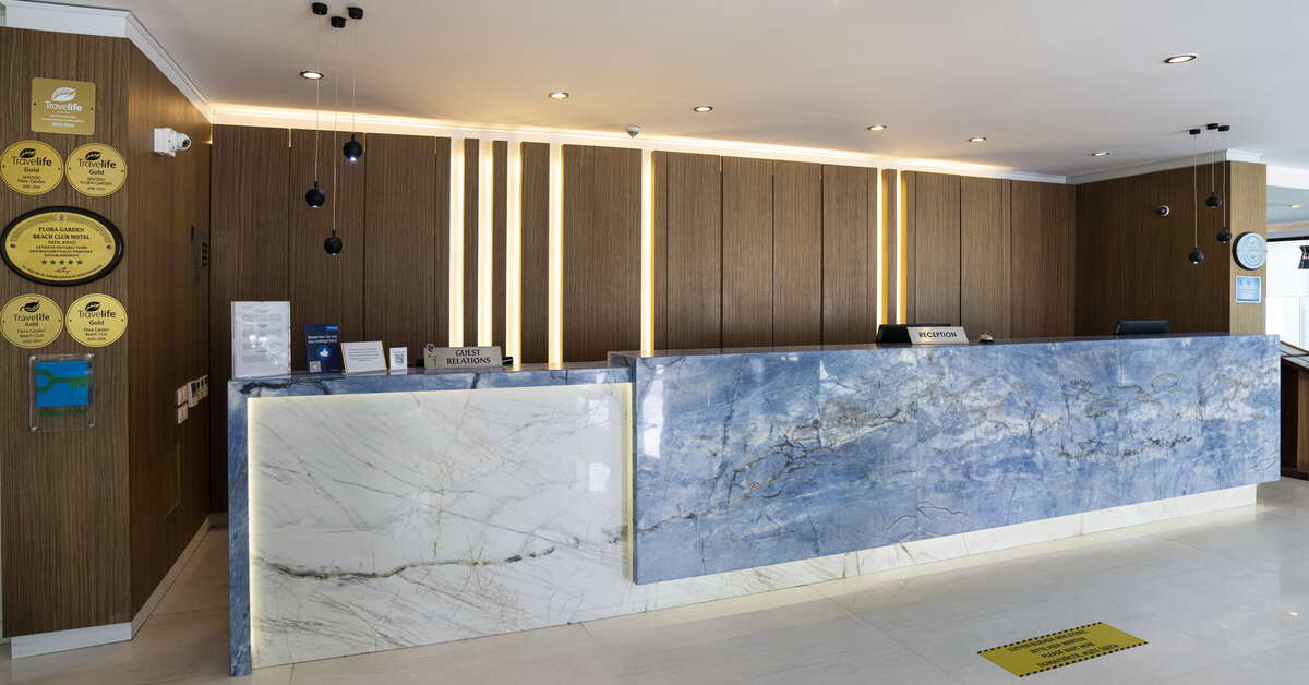 Een foto van het interieur van Flora Garden Beach Hotel