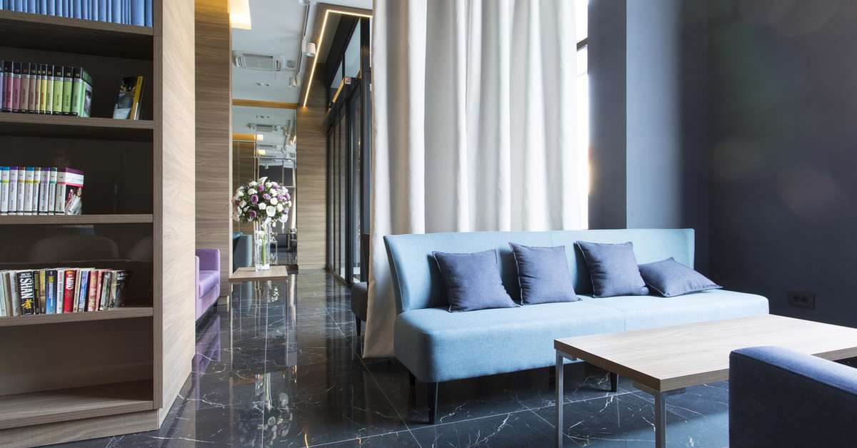 Een foto van het interieur van 88 Rooms Hotel