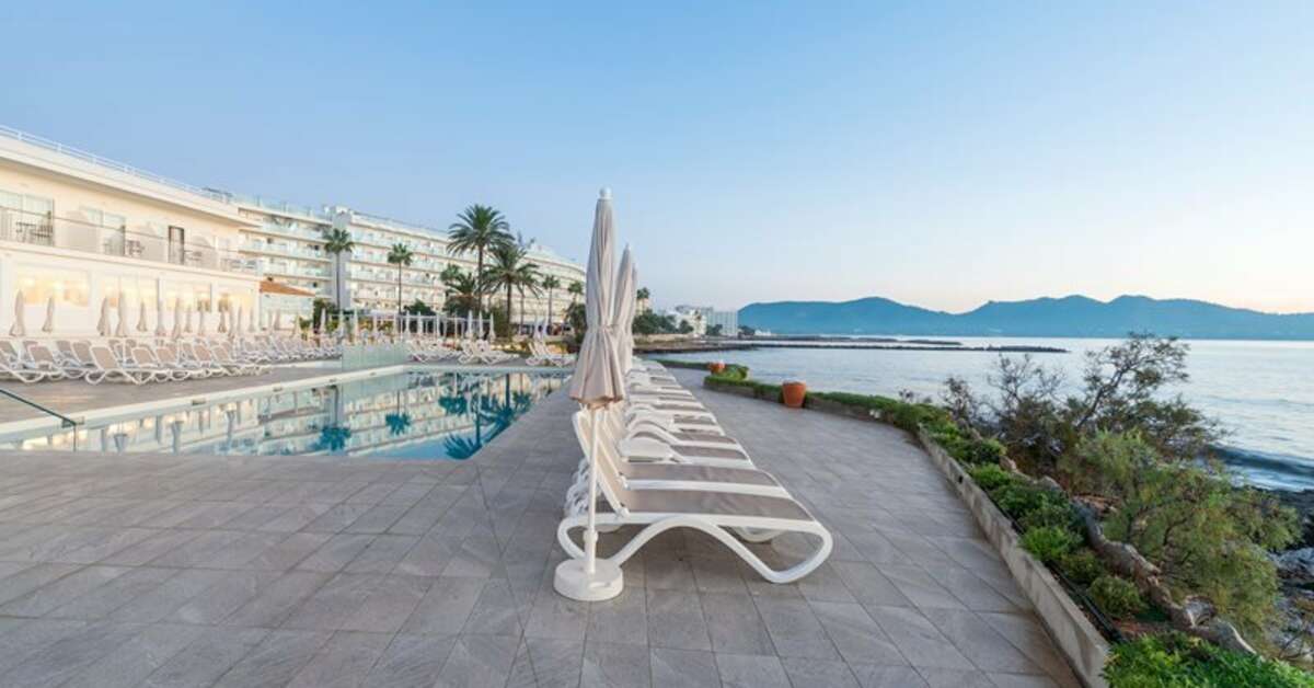 Een foto van het zwembad bij Hotel Atolon & Kaafu Beach Club