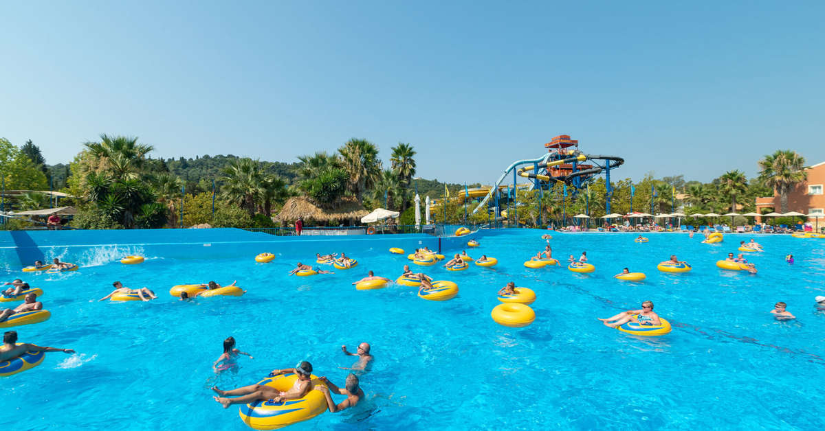 Een foto van het zwembad bij Aqualand Resort
