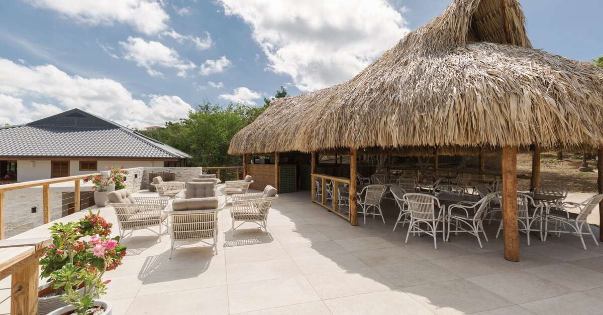 Een foto van het terras bij Morena Resort
