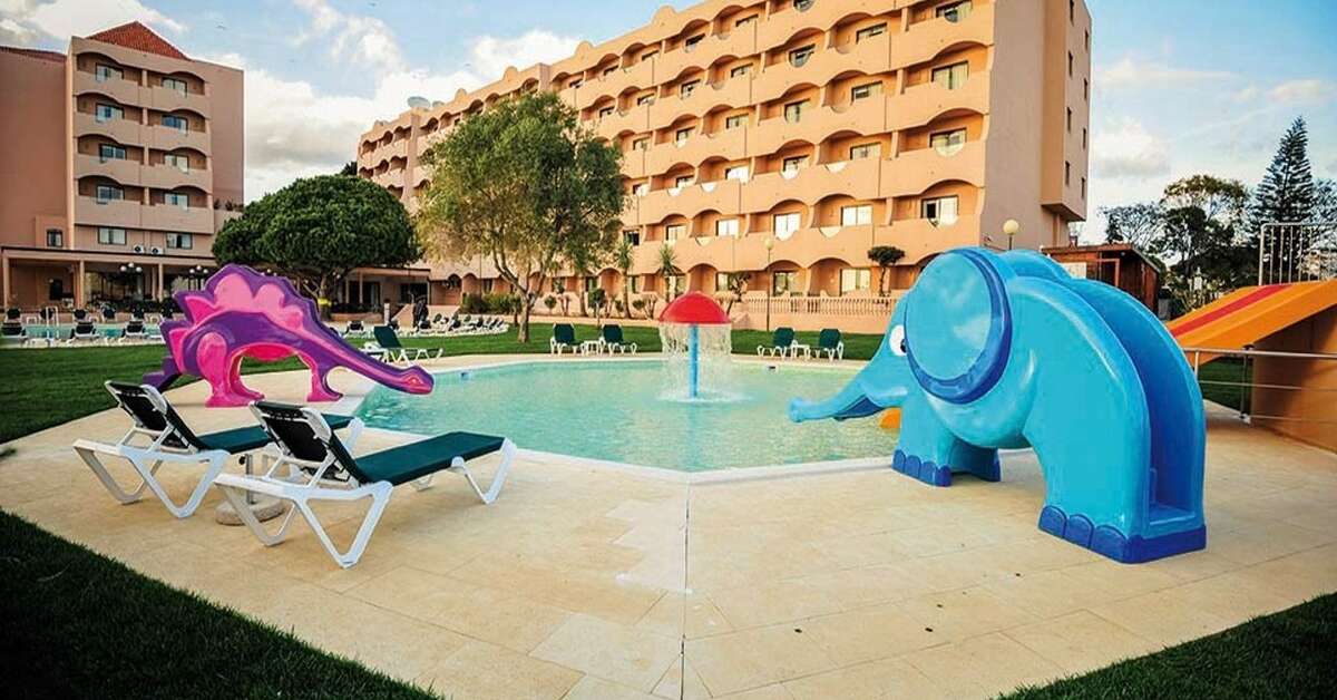 Een foto van het zwembad bij Vila Gale Atlantico