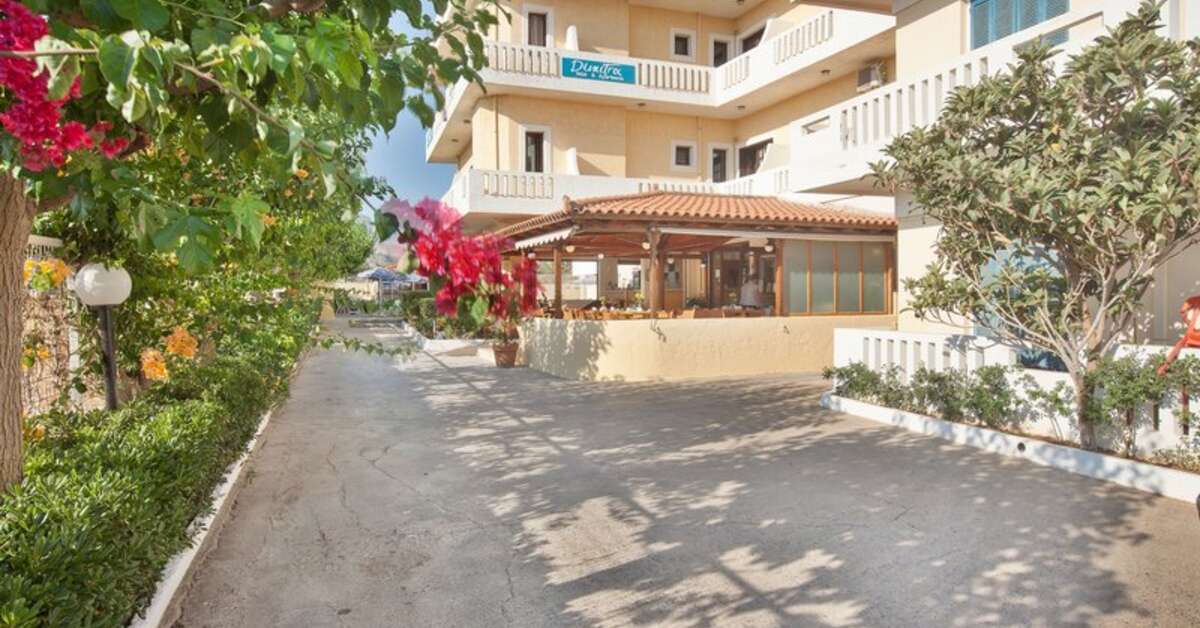Een foto van de buitenkant van Dimitra Hotel & Appartementen Kokkini