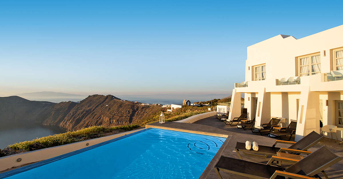 Ein Foto vom Pool im Avaton Resort & Spa
