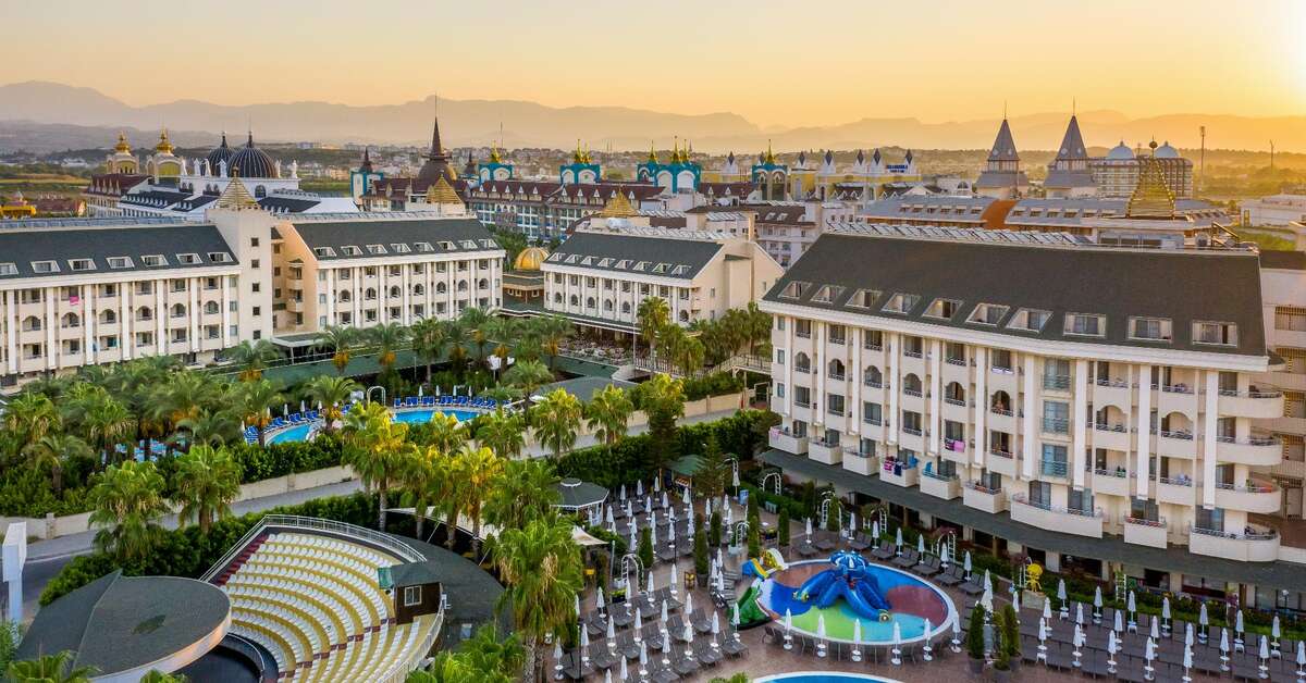 Een foto van het zwembad bij Calimera Hane Garden