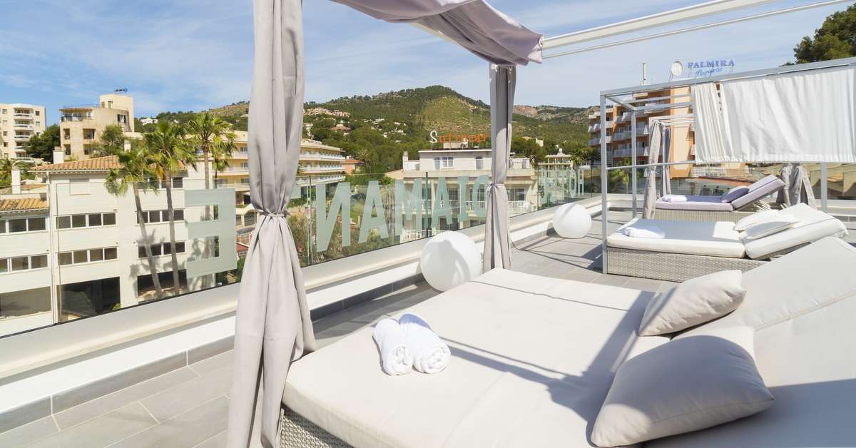 Ein Foto von der Terrasse im Diamante Paguera Boutique 