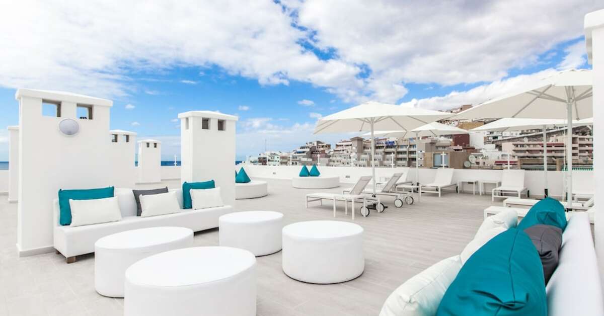 Een foto van het terras bij Blue Sea Hotel Lagos de Cesar