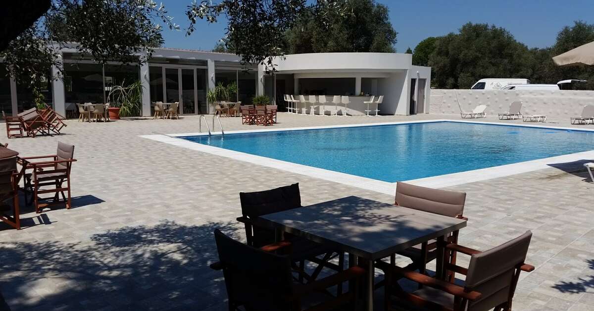Een foto van het zwembad bij Saint George Resort Archangelos