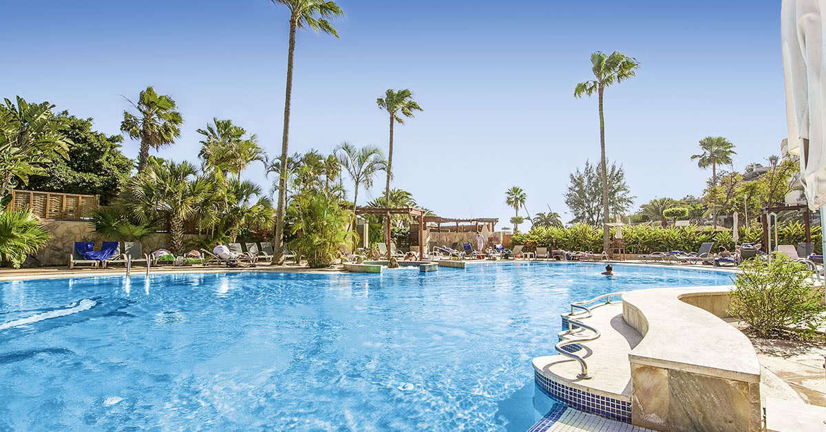 Een foto van het zwembad bij Corallium Dunamar by Lopesan Hotels