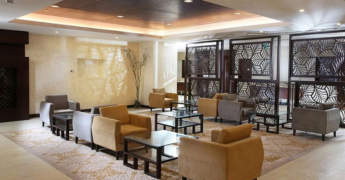 Een foto van het interieur van Metropolitan Hotel Dubai