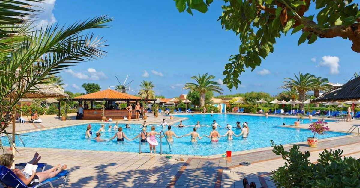 Een foto van het zwembad bij Anissa Beach & Village Hotel