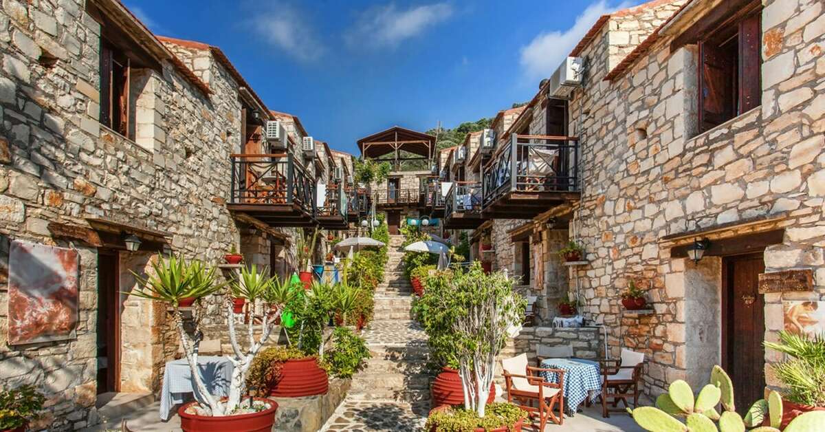 Ein Foto von der Außenansicht des Stone Village Petrino Horio
