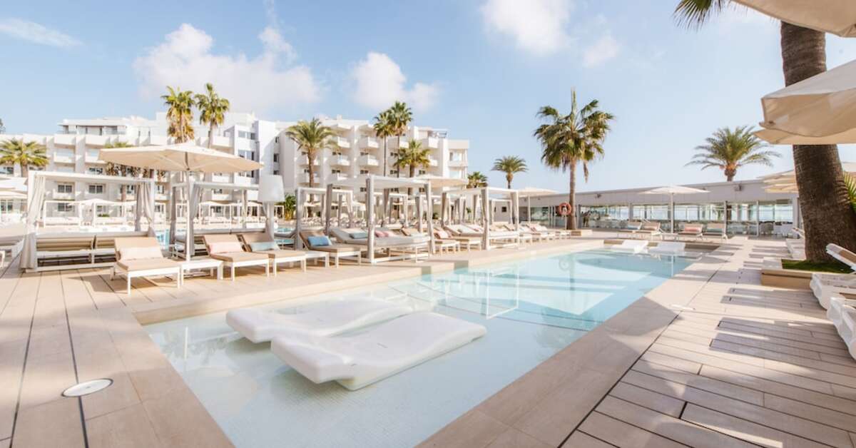 Een foto van het zwembad bij Hotel Garbi Ibiza & Spa