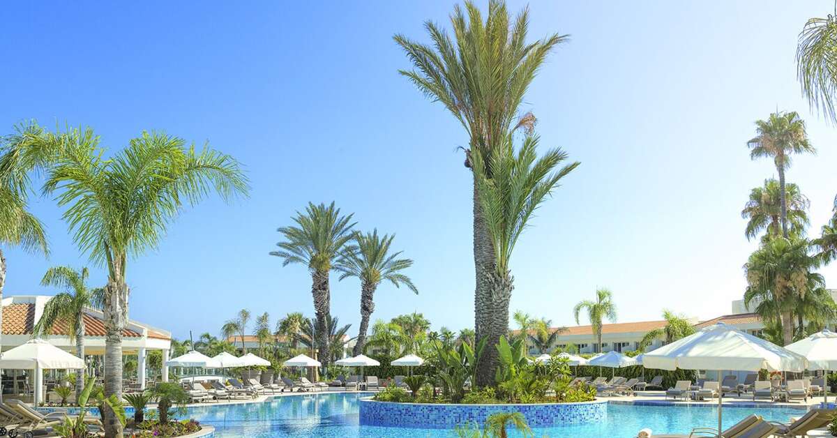 Een foto van het zwembad bij Olympic Lagoon Resort Ayia Napa