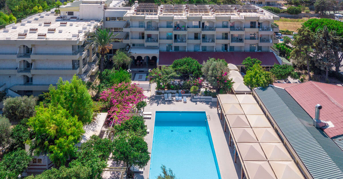 Een foto van het zwembad bij Filerimos Village Hotel