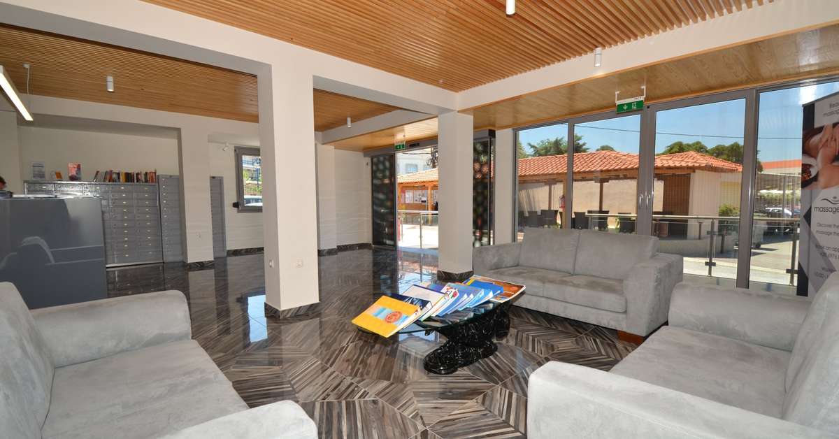 Een foto van het interieur van Sousouras Holidays Resort