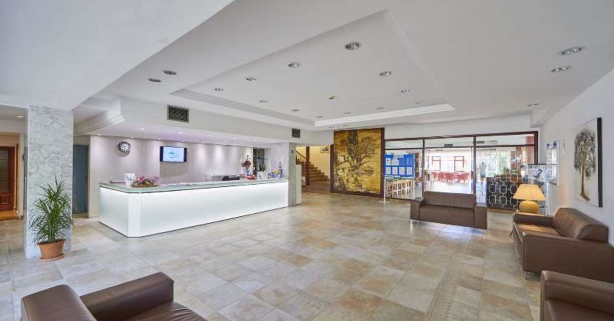 Een foto van het interieur van Cala Ferrera Hotel