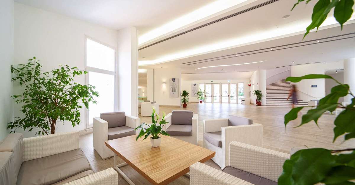 Een foto van het interieur van TH Simeri