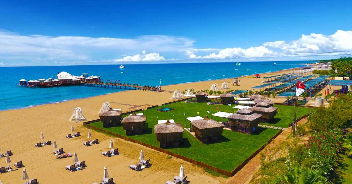 Een foto van het terras bij Von Resort Golden Beach