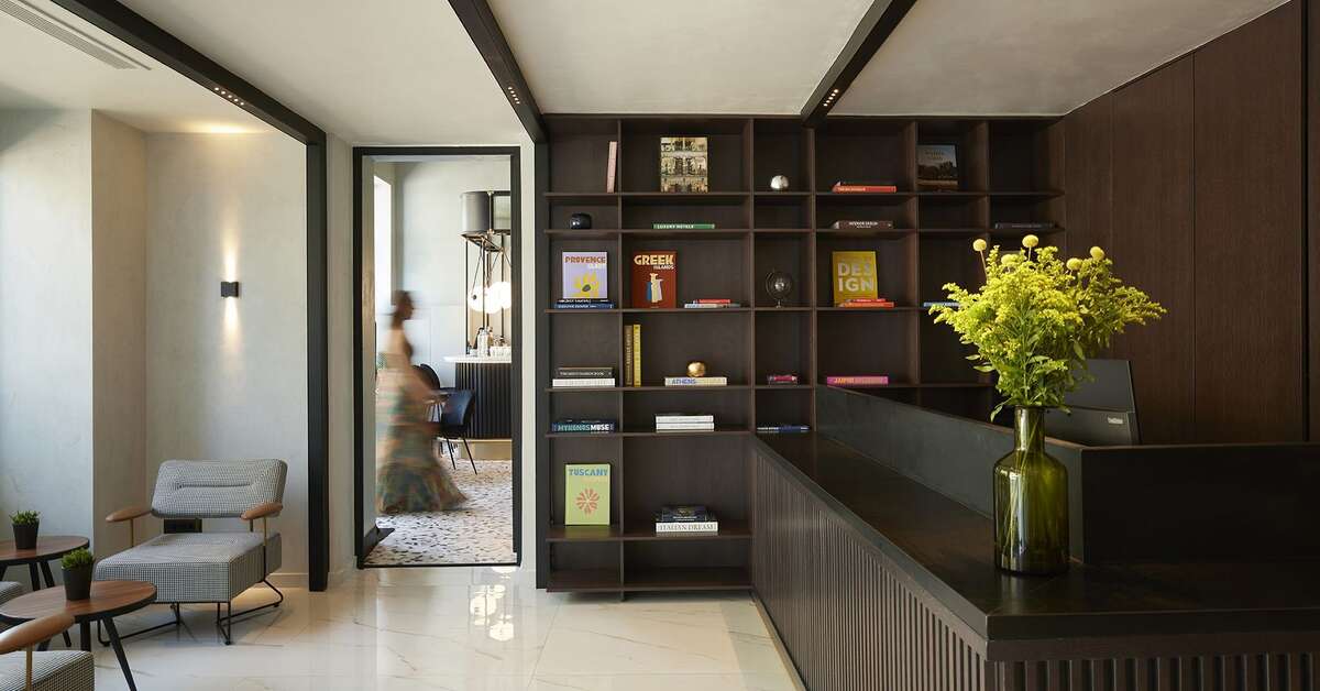 Een foto van The Port Square Hotel