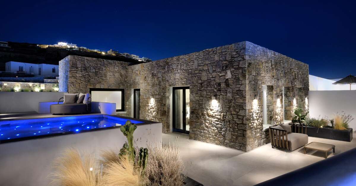Een foto van de buitenkant van Aeonic Suites & Spa